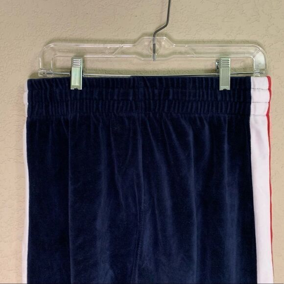 Kendall and Kylie Joggers  - Picture 5 of 12